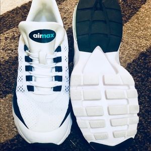 Nike W AIRMAX 90 Size 7.5